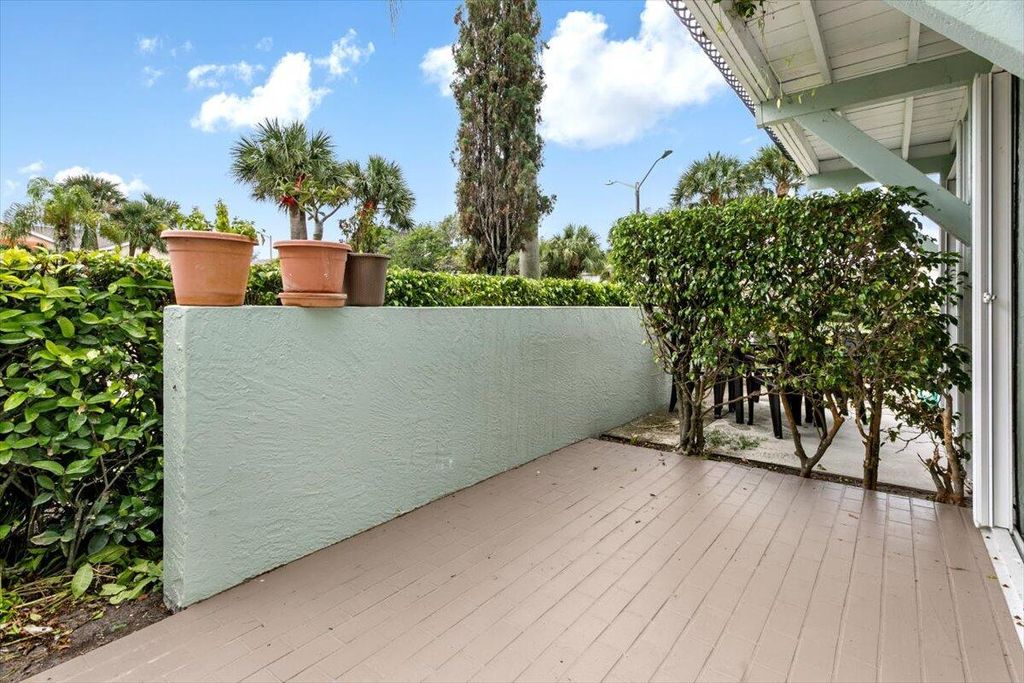 Photo of 700 Waterside Drive, Hypoluxo, FL 33462 (MLS # R11120572)