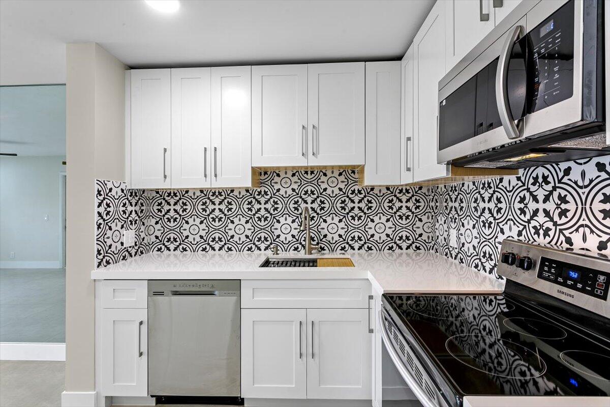 WATERSIDE VILLAGE OF PALM BEACH CONDO - Residential