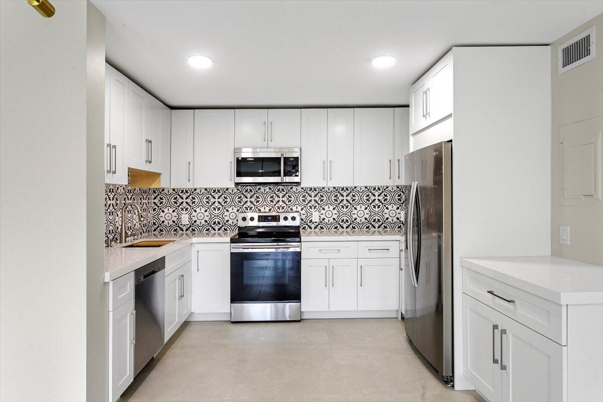 WATERSIDE VILLAGE OF PALM BEACH CONDO - Residential