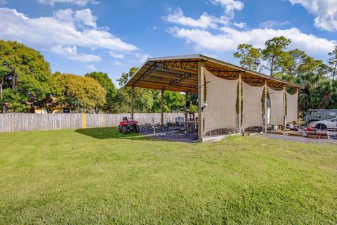 A home in Loxahatchee