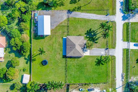 A home in Loxahatchee