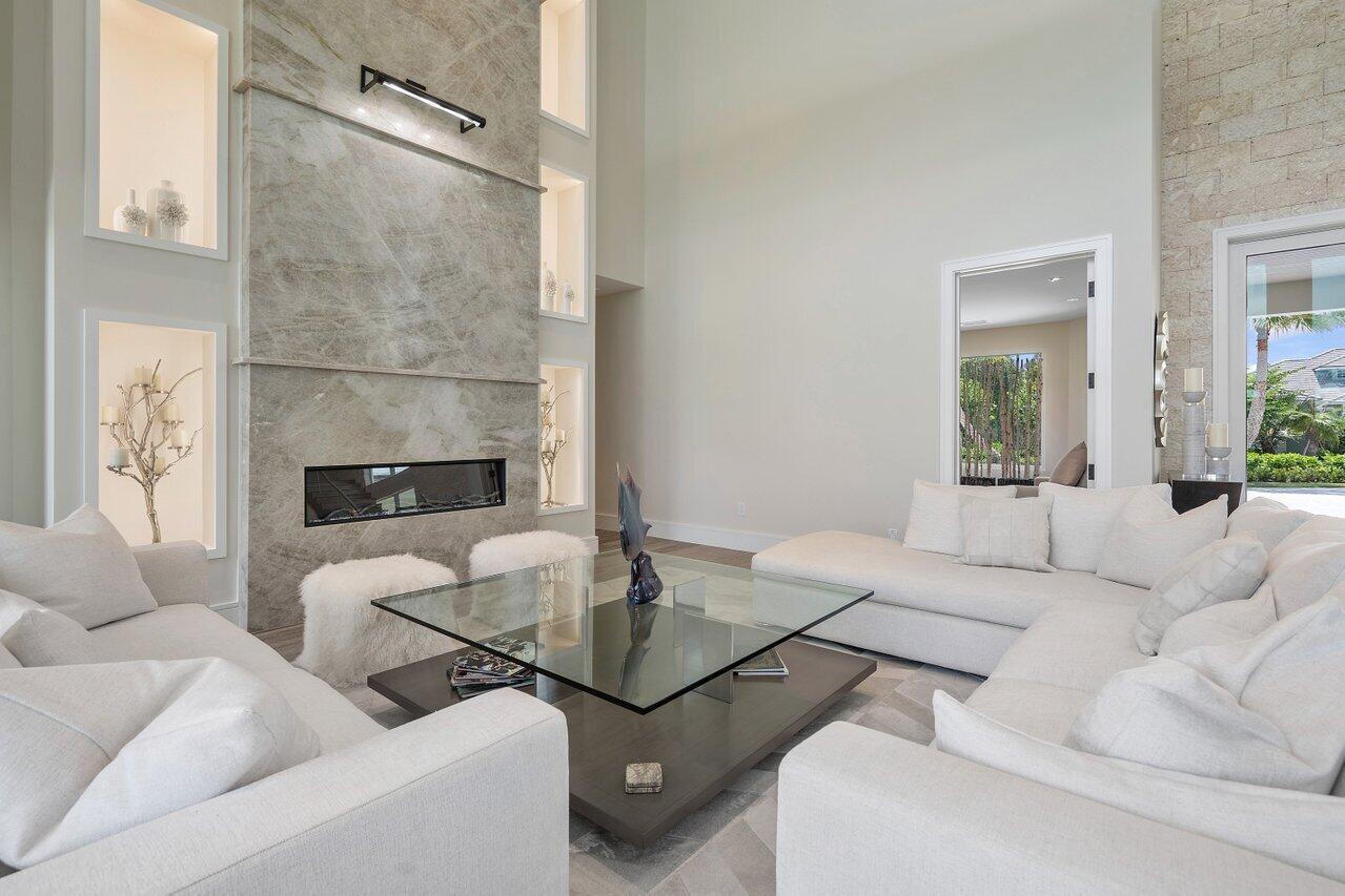 SAILFISH POINT - Residential