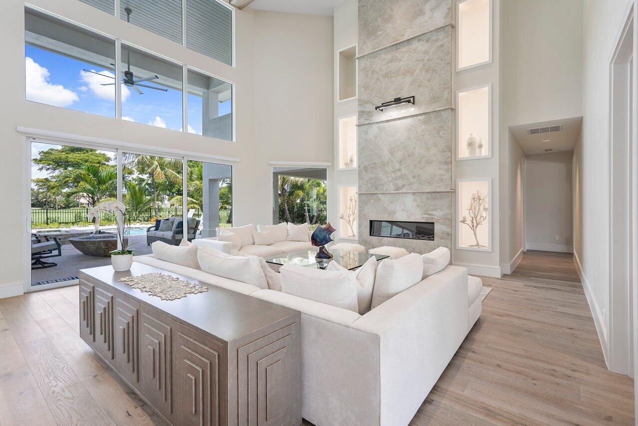 SAILFISH POINT - Residential