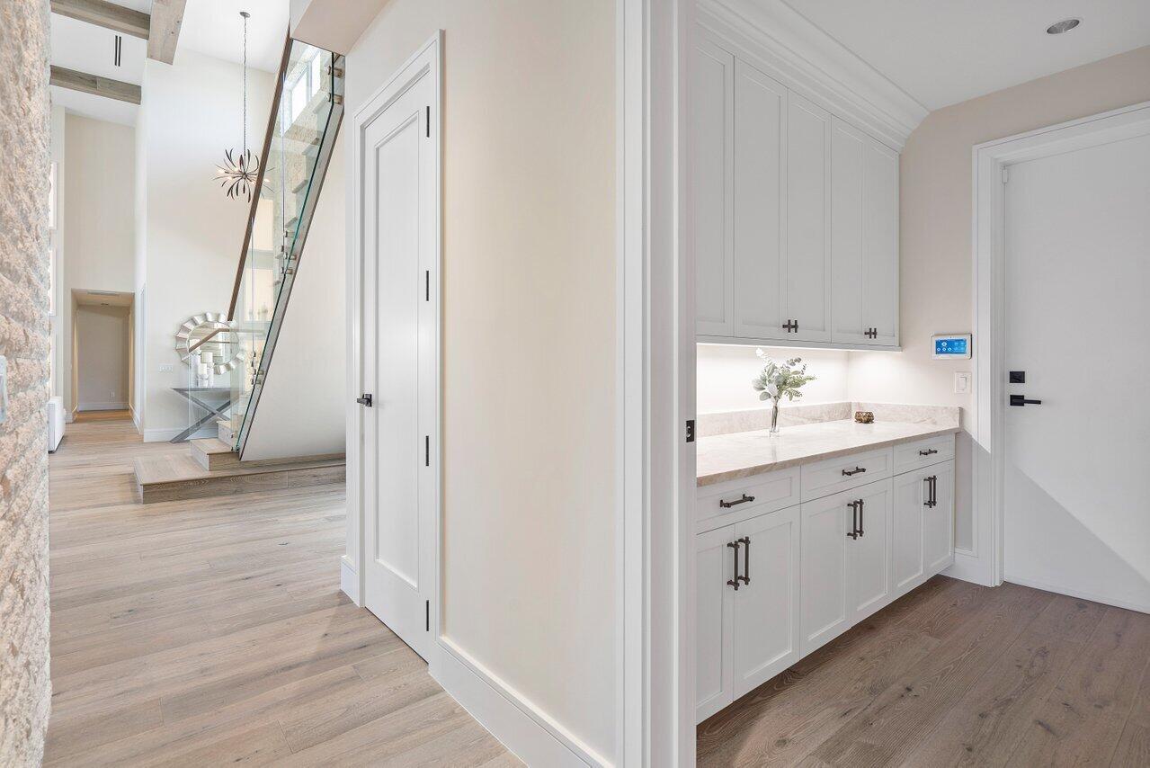 SAILFISH POINT - Residential