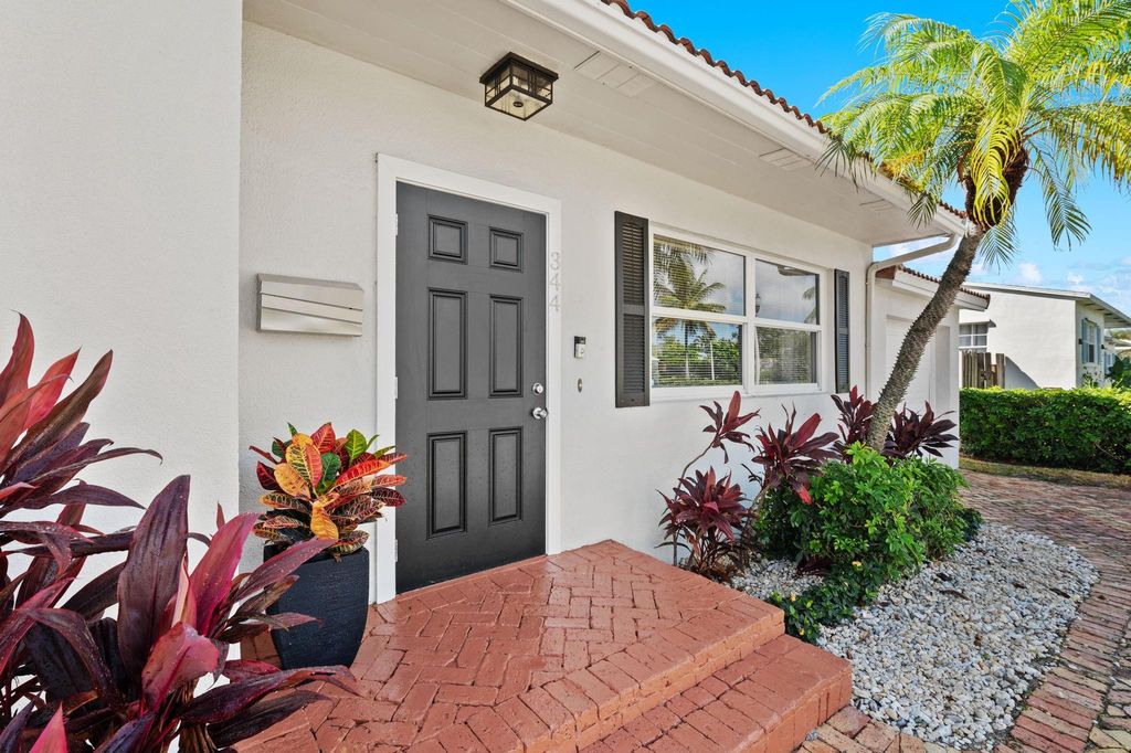 Photo of 344 Forest Hill Boulevard, West Palm Beach, FL 33405 (MLS # F10534133)