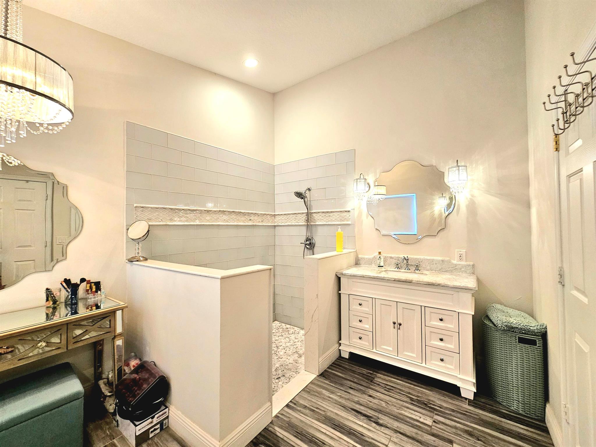 BELLAGGIO/ TOWNE PARK 2 - Residential Lease