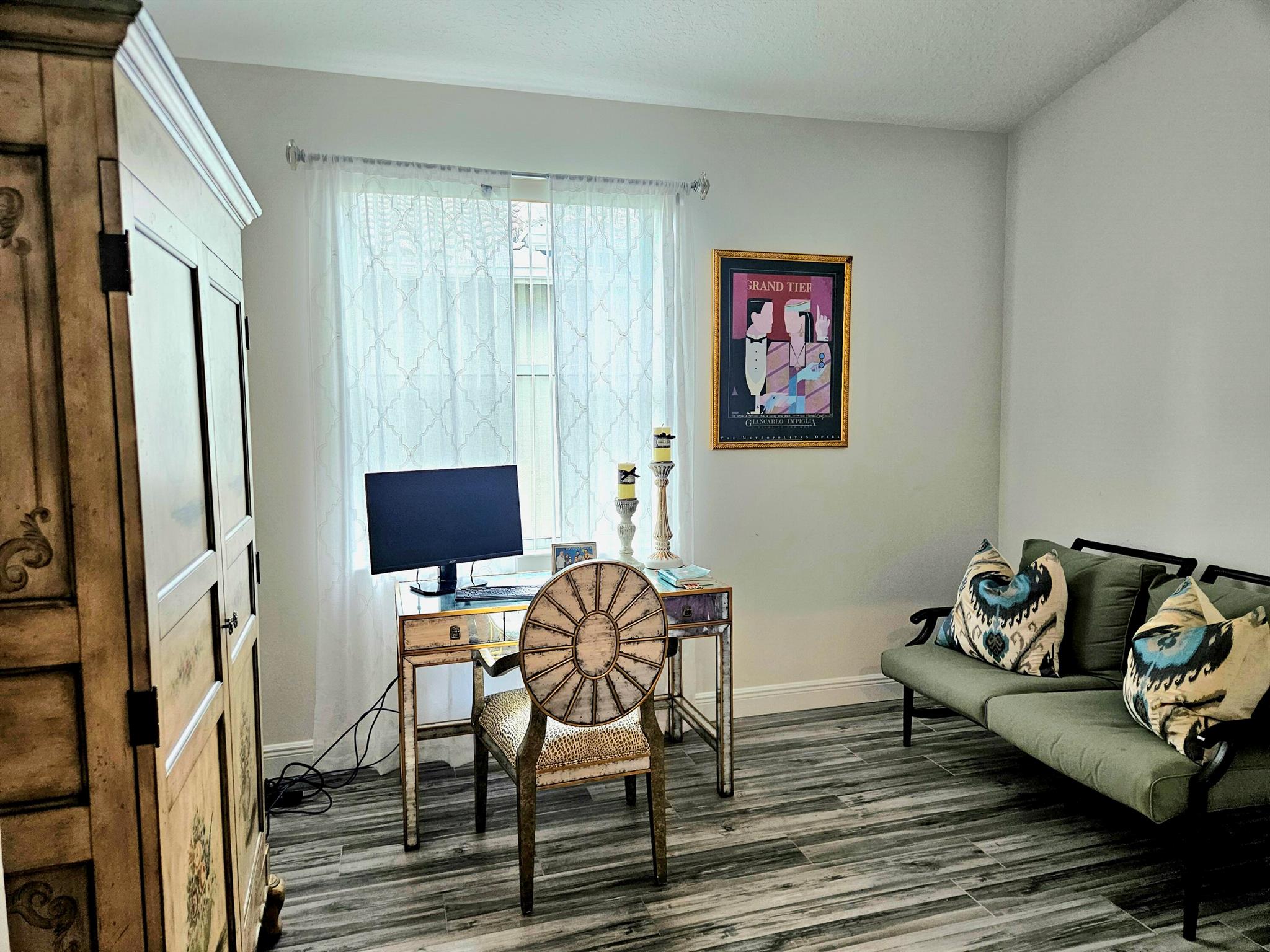 BELLAGGIO/ TOWNE PARK 2 - Residential Lease