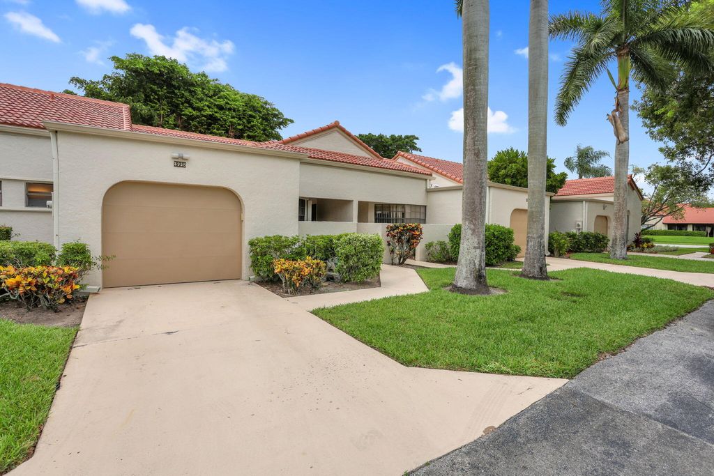 Photo of 5958 Parkwalk Circle W, Boynton Beach, FL 33472 (MLS # R11123385)