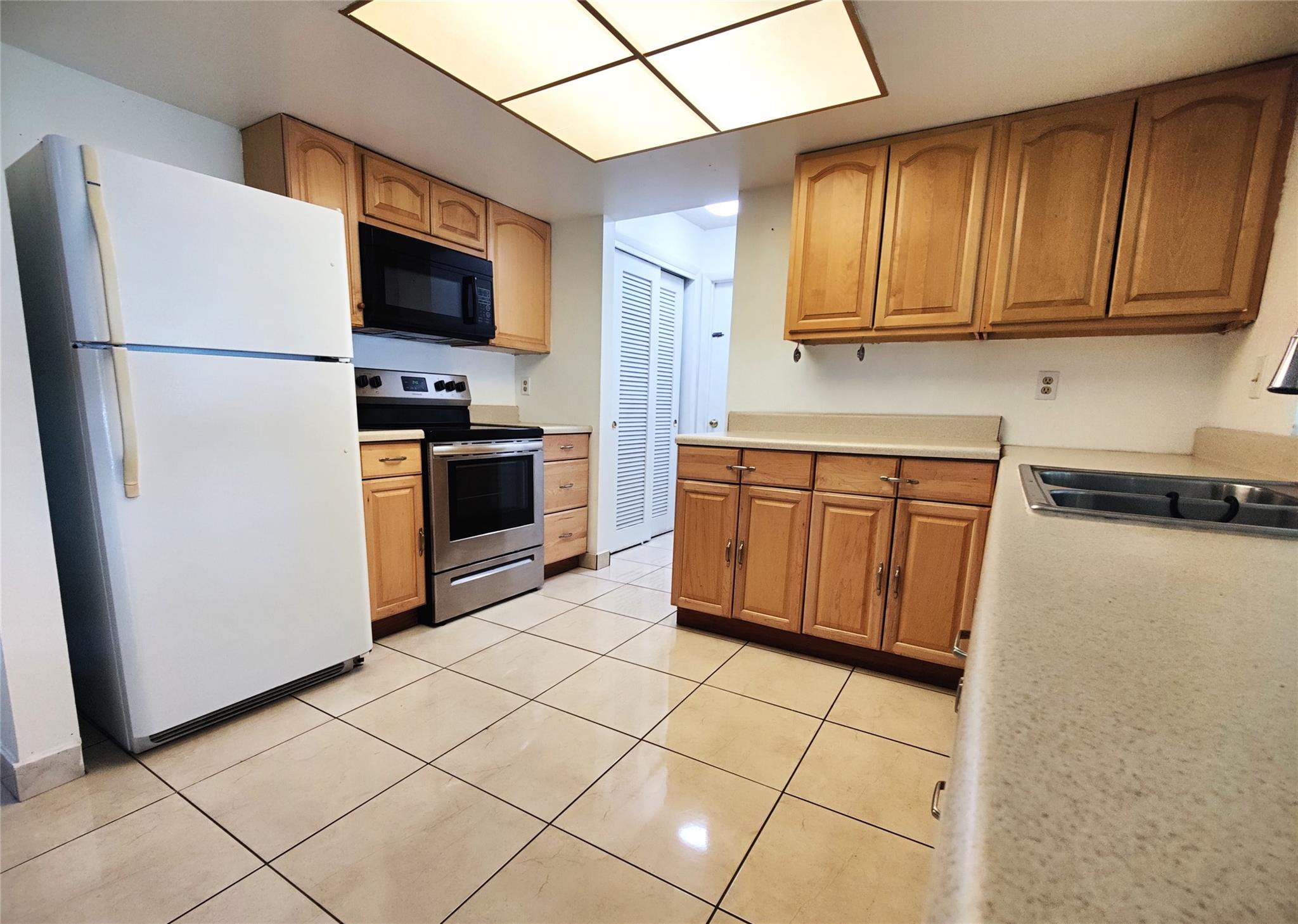 PARADISE GARDENS SEC 4 - Residential Lease