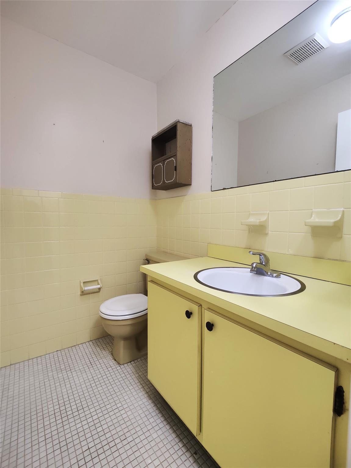 PARADISE GARDENS SEC 4 - Residential Lease