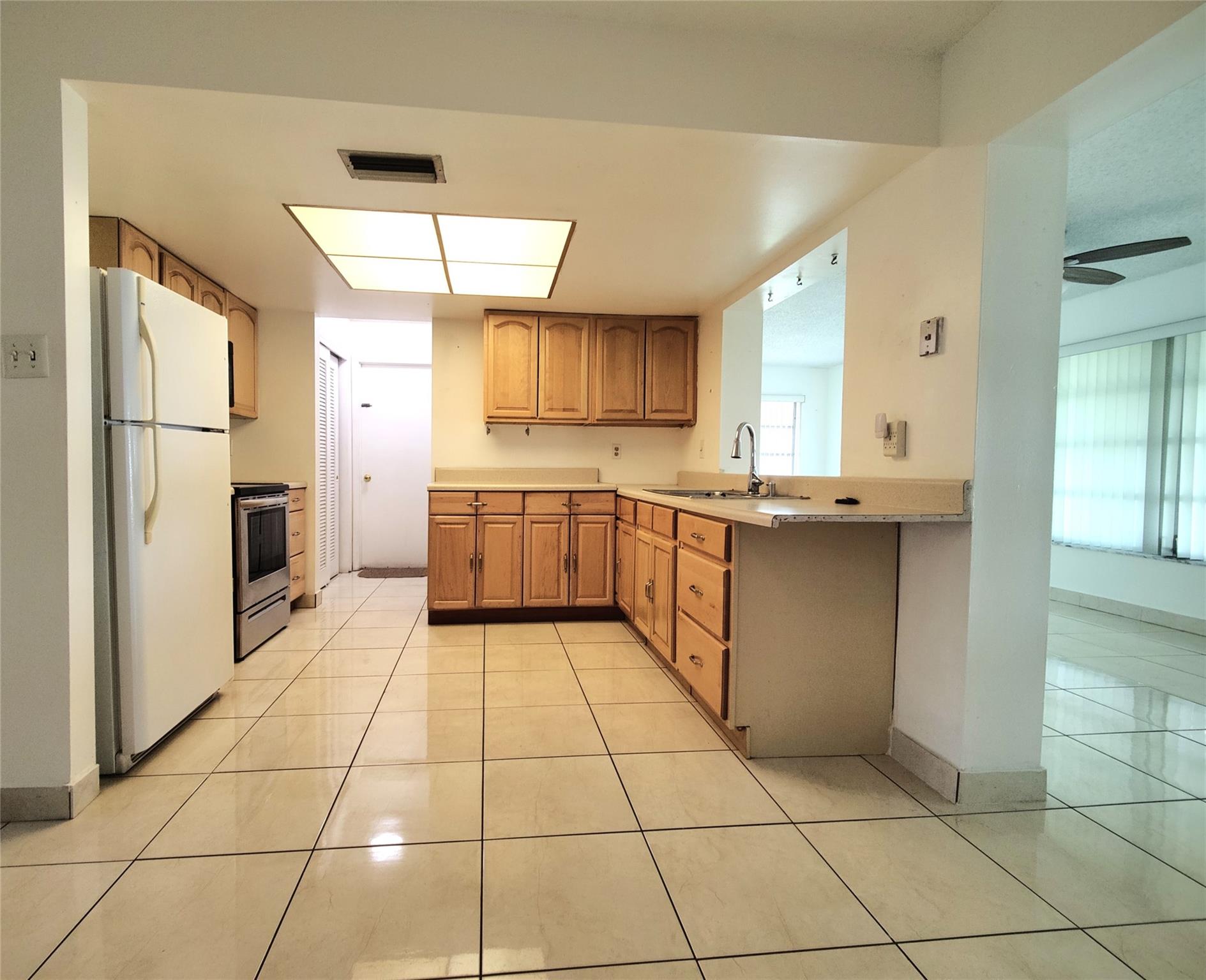 PARADISE GARDENS SEC 4 - Residential Lease