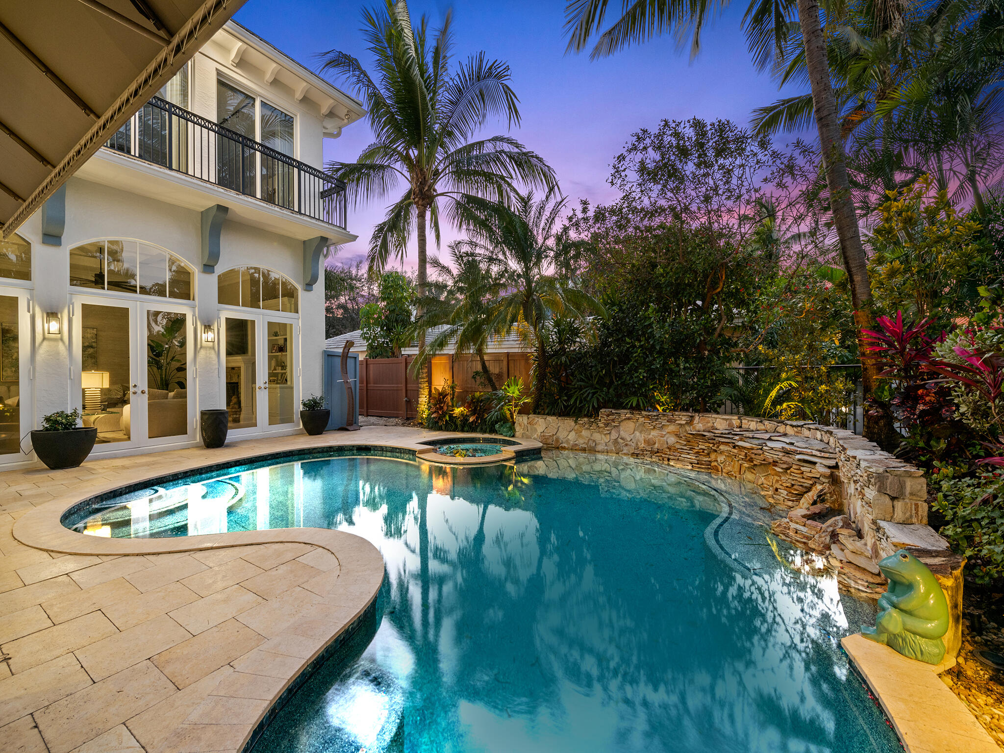 1025 Vista Del Mar Drive N