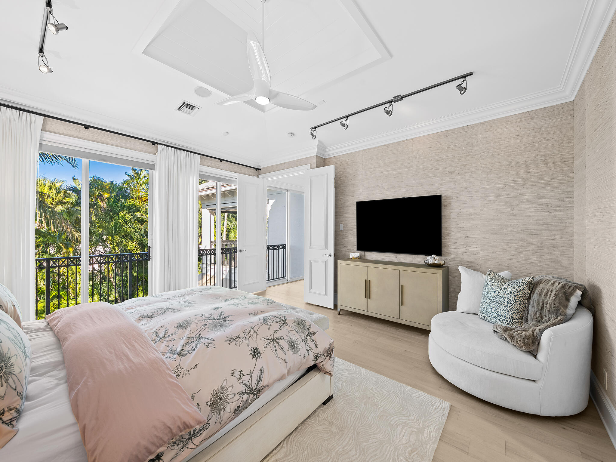 DELRAY BEACH ESPLANADE - Residential