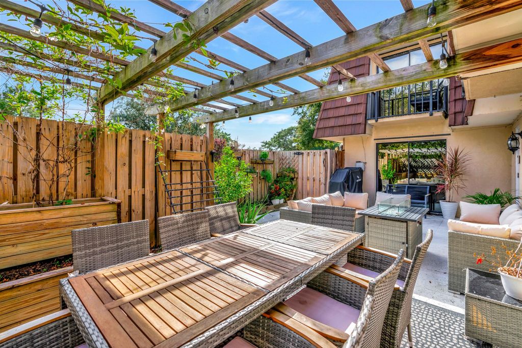 Photo of 1803 18th Lane, Palm Beach Gardens, FL 33418 (MLS # R11048401)