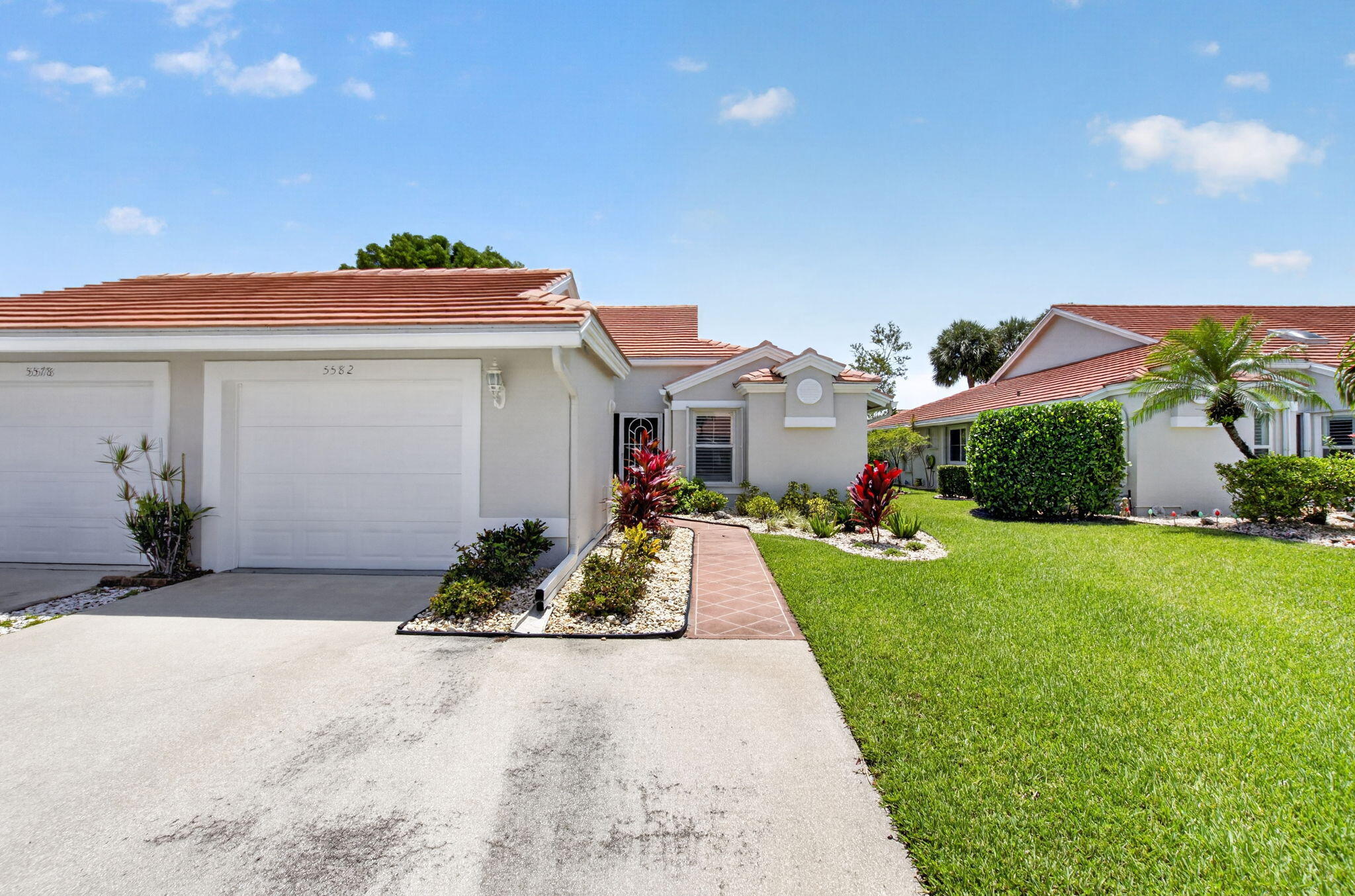 5582 Royal Lake Circle