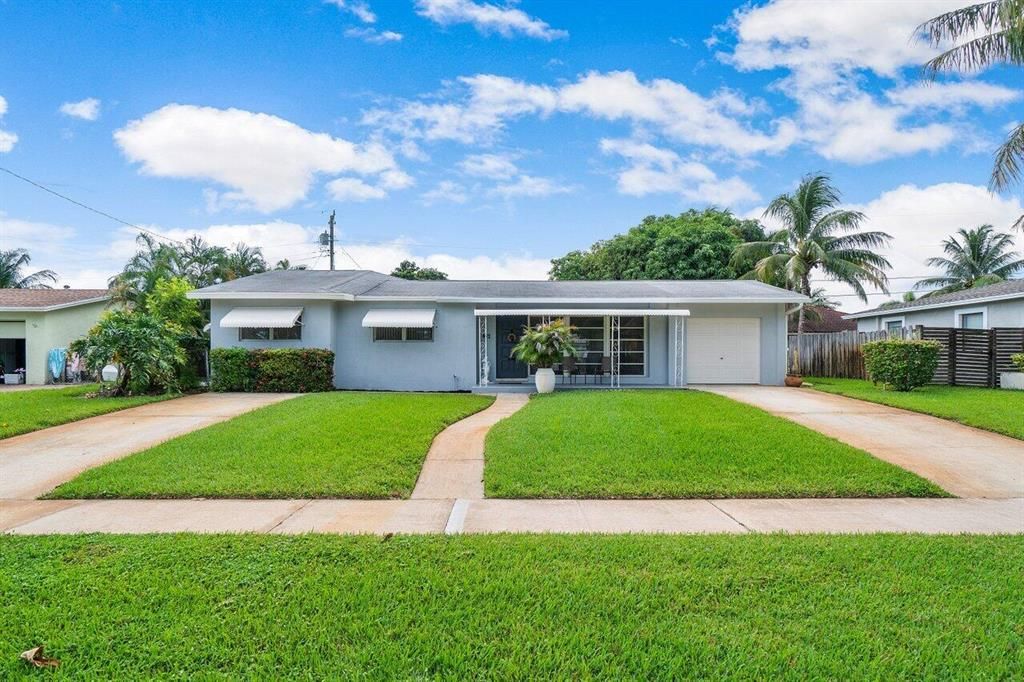 Photo of 412 Gulf Road, North Palm Beach, FL 33408 (MLS # R10748095)