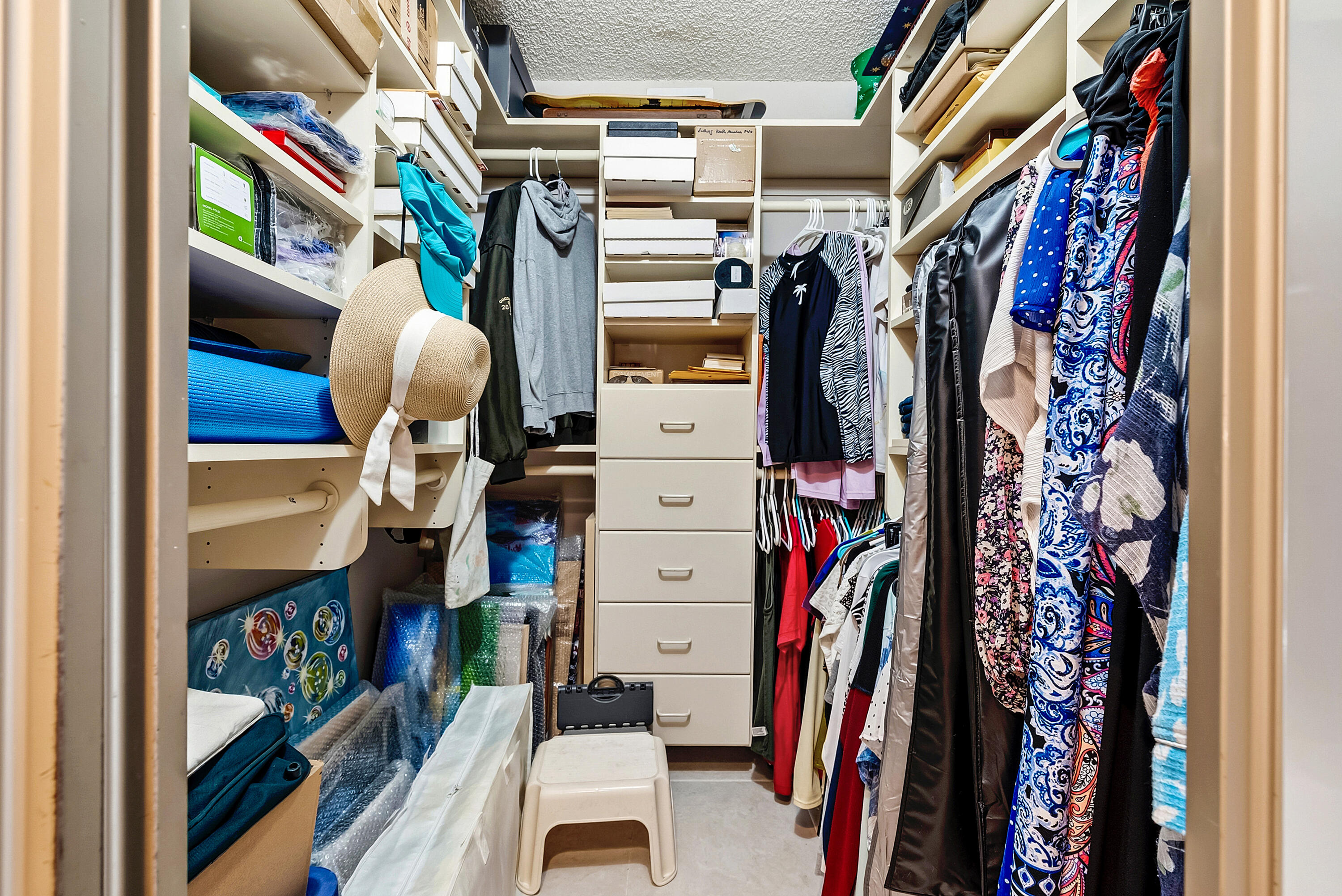 PALM CHASE - Residential