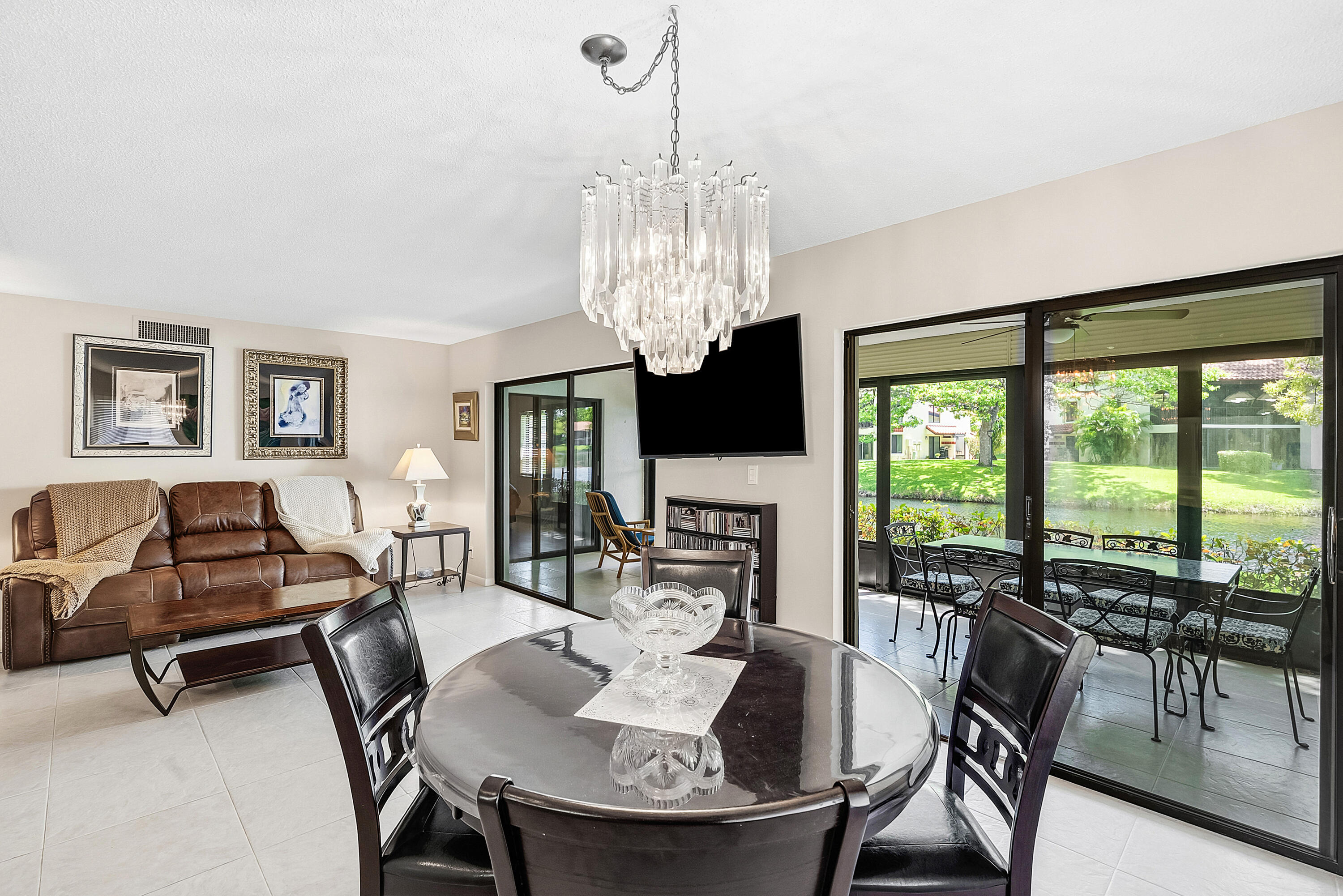 PALM CHASE - Residential