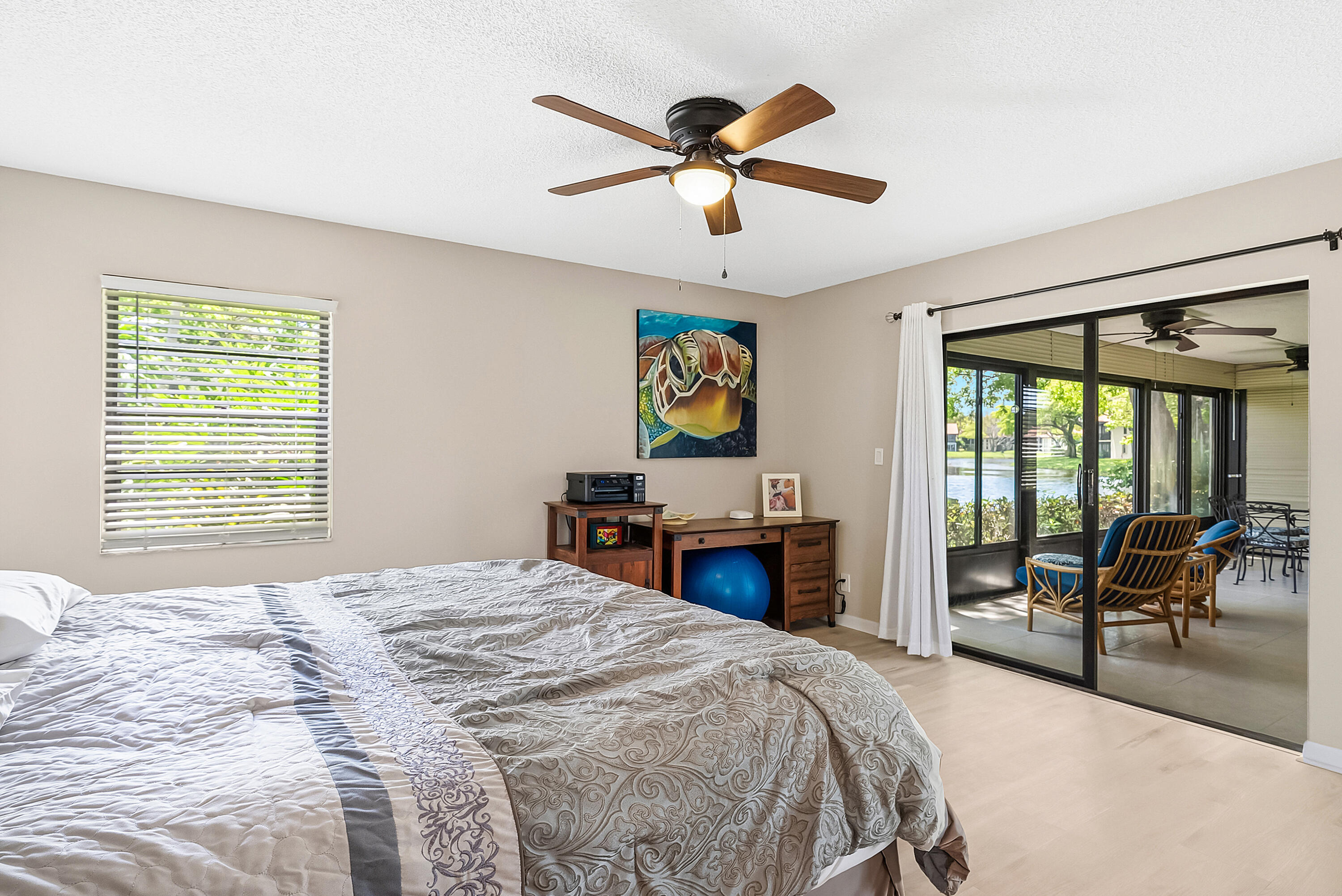 PALM CHASE - Residential