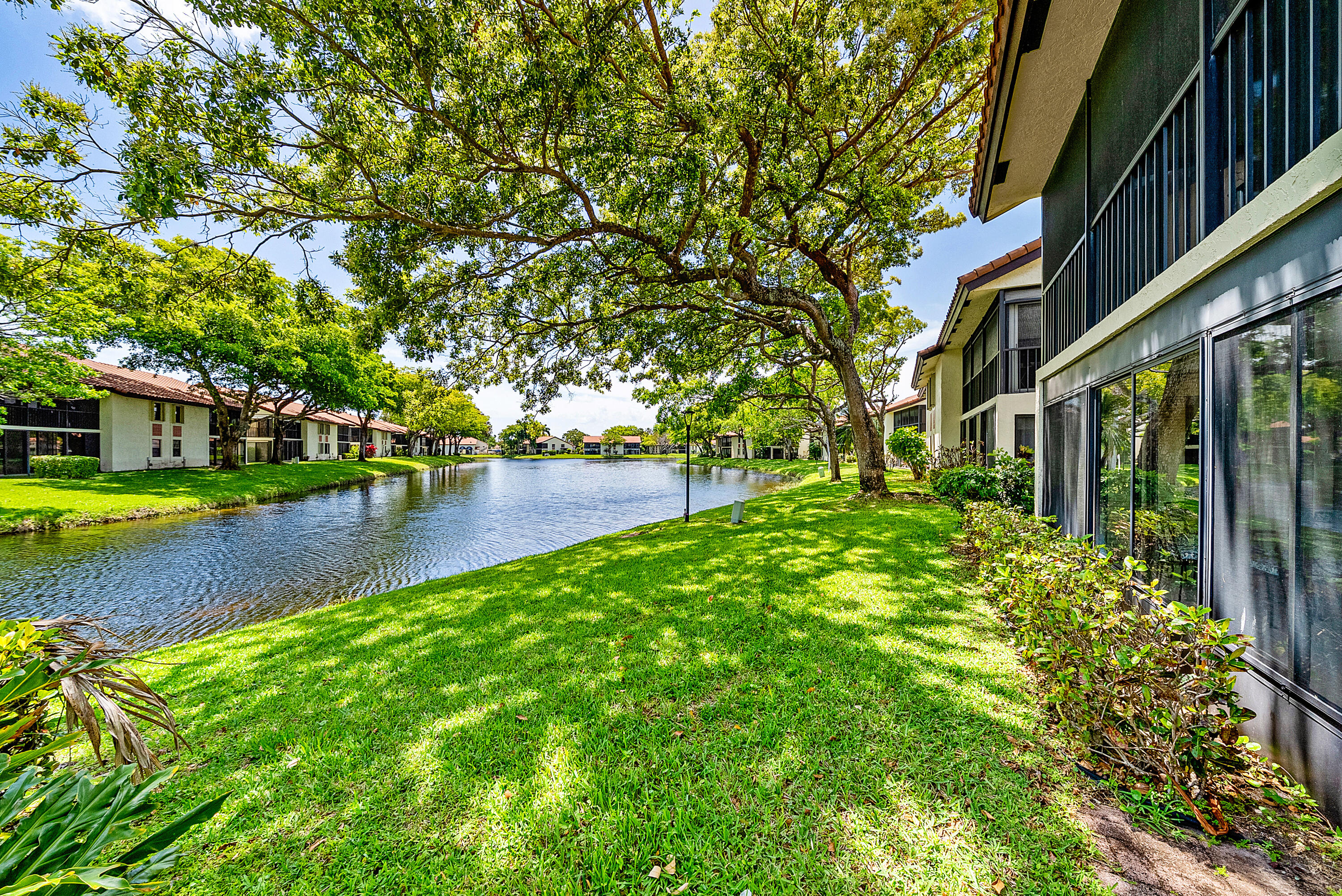 PALM CHASE - Residential