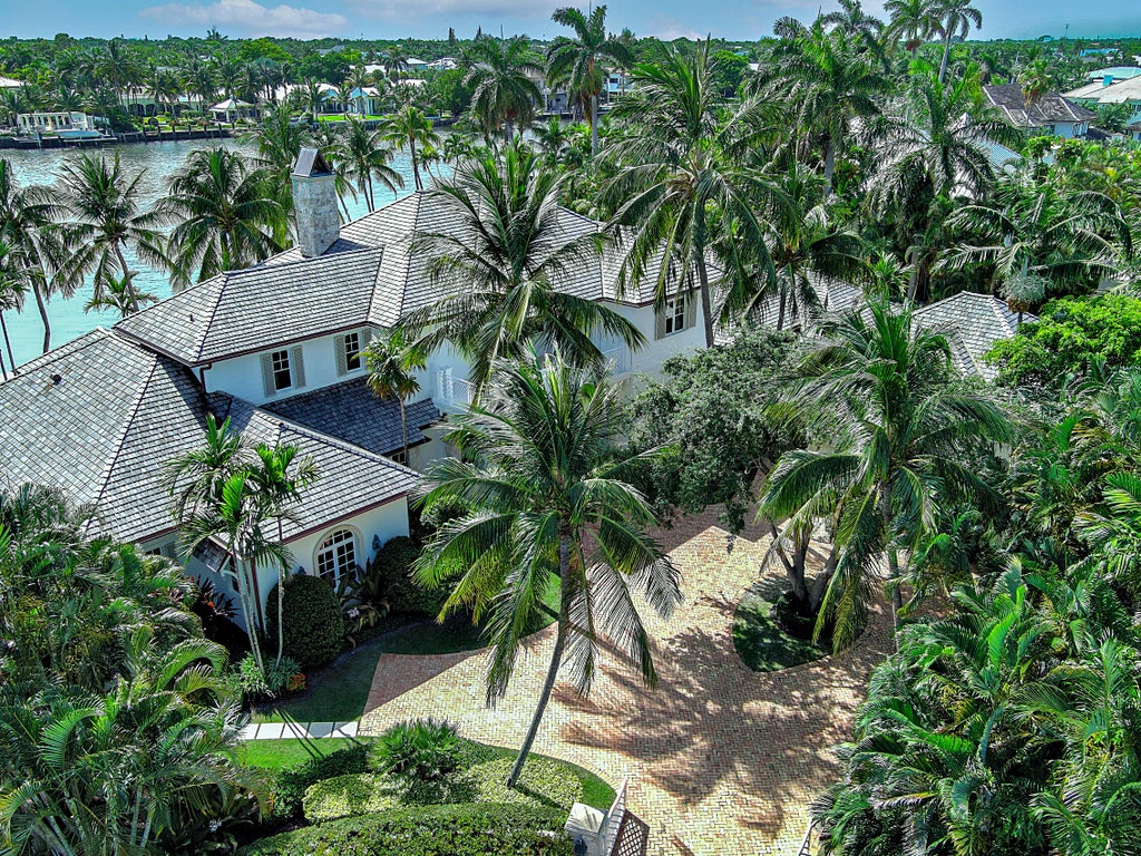 Photo of 1033 Waterway Lane, Delray Beach, FL 33483 (MLS # B26052544)