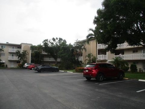 2687 Garden Dr 212 Lake Worth FL 33461