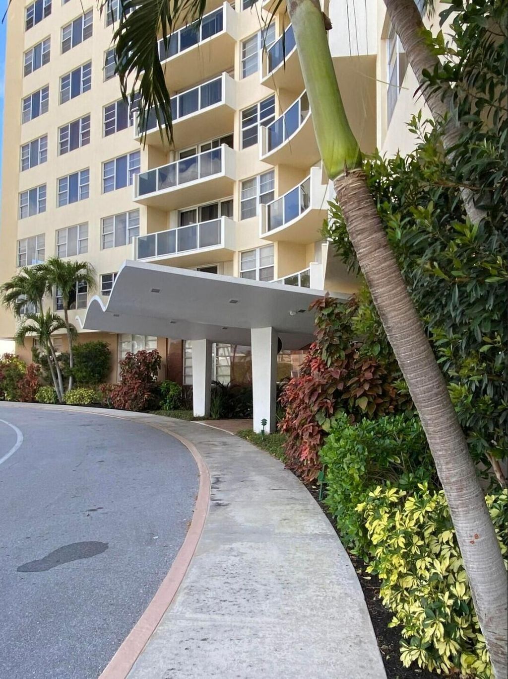 Photo of 2800 N Flagler Drive #1013, West Palm Beach, FL 33407 (MLS # B26030492)