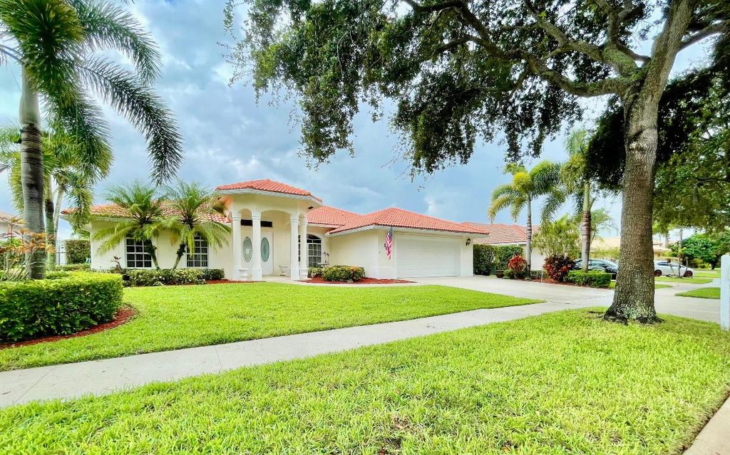 Photo of 106 Pepper Tree Crescent, Royal Palm Beach, FL 33411 (MLS # R11155546)
