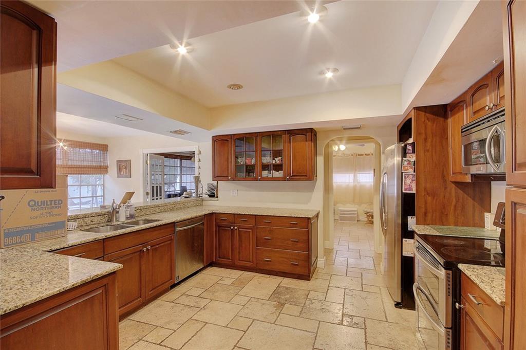 EMERALD HILLS 68-26 B - Residential