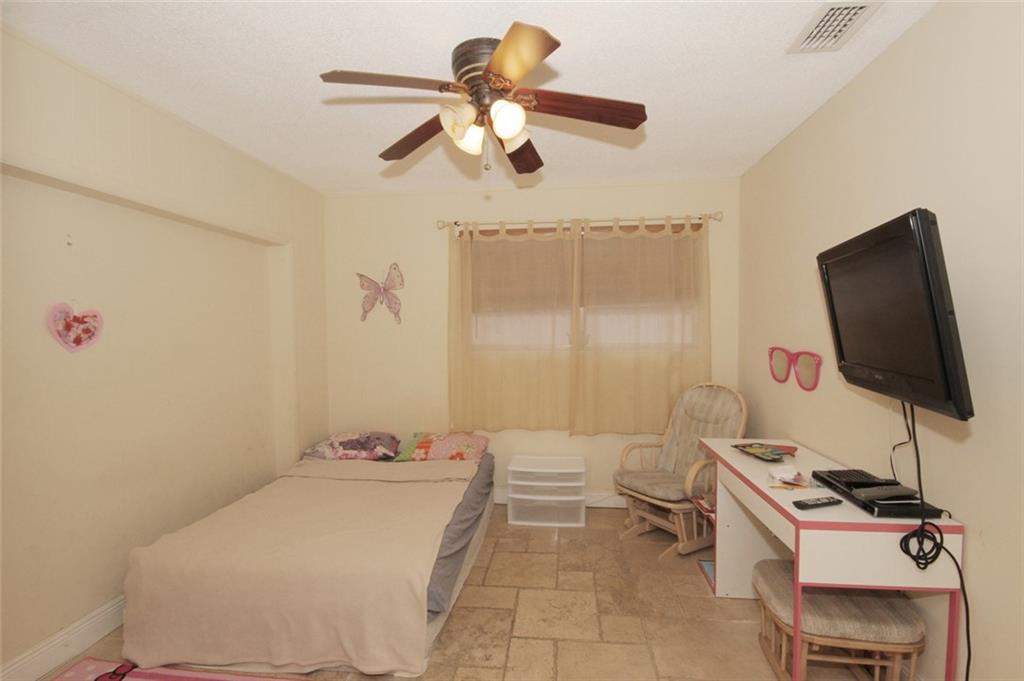 EMERALD HILLS 68-26 B - Residential