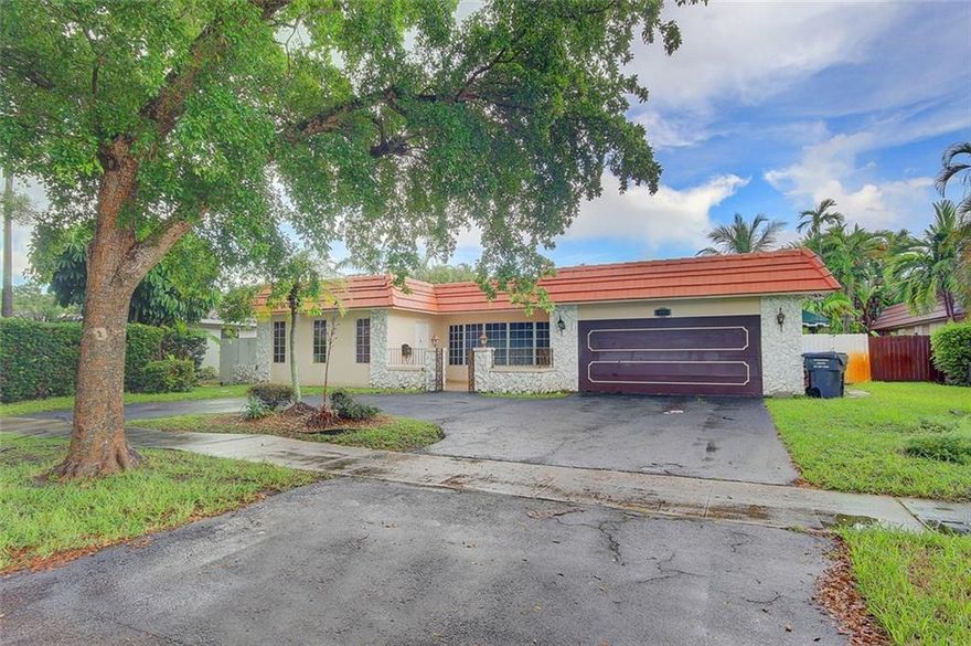 AN UPDATED TRUE 4 BEDROOM 3 BATH HOME WITH A 20X40 FT POOL AND OVER-SIZED BACKYARD.  BEAUTIFUL MARBLE FLOORS THROUGHOUT MAIN LIVING AREA.  UPDATED BATHROOMS AND GRANITE KITCHEN.  SEPARATE UTILITY ROOM.  HOME NEEDS SOME TLC.  OFFERED BELOW MARKET.  EXCLUDE DINING ROOM AND FAMILY ROOM LIGHTING AND OUTDOOR SPEAKERS