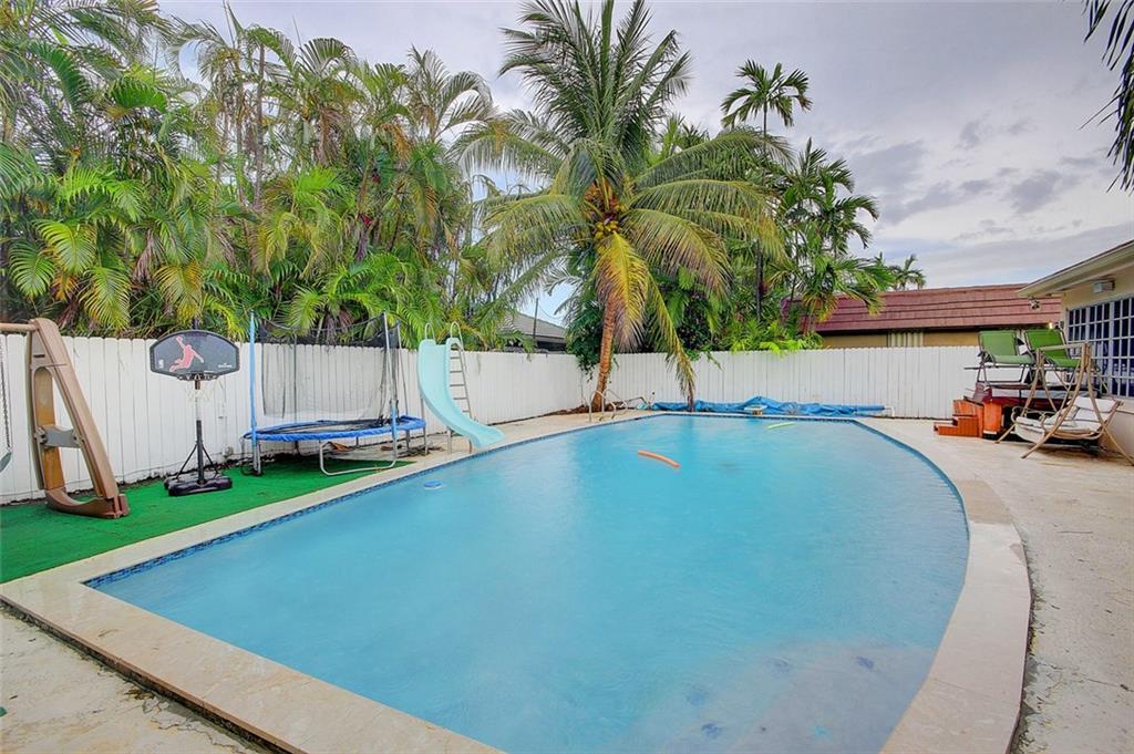 EMERALD HILLS 68-26 B - Residential