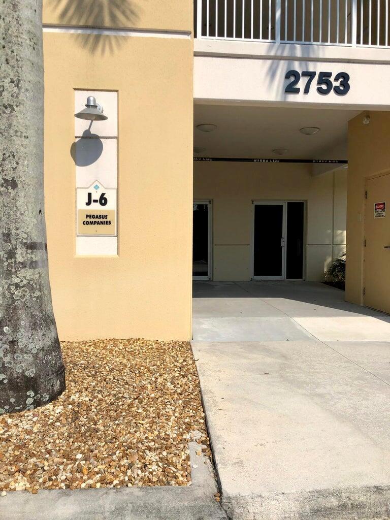 CONTRACTORS BUSINESS PARK - Commercial Lease