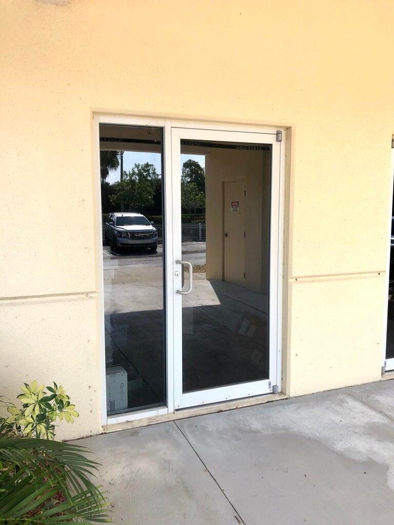 CONTRACTORS BUSINESS PARK - Commercial Lease