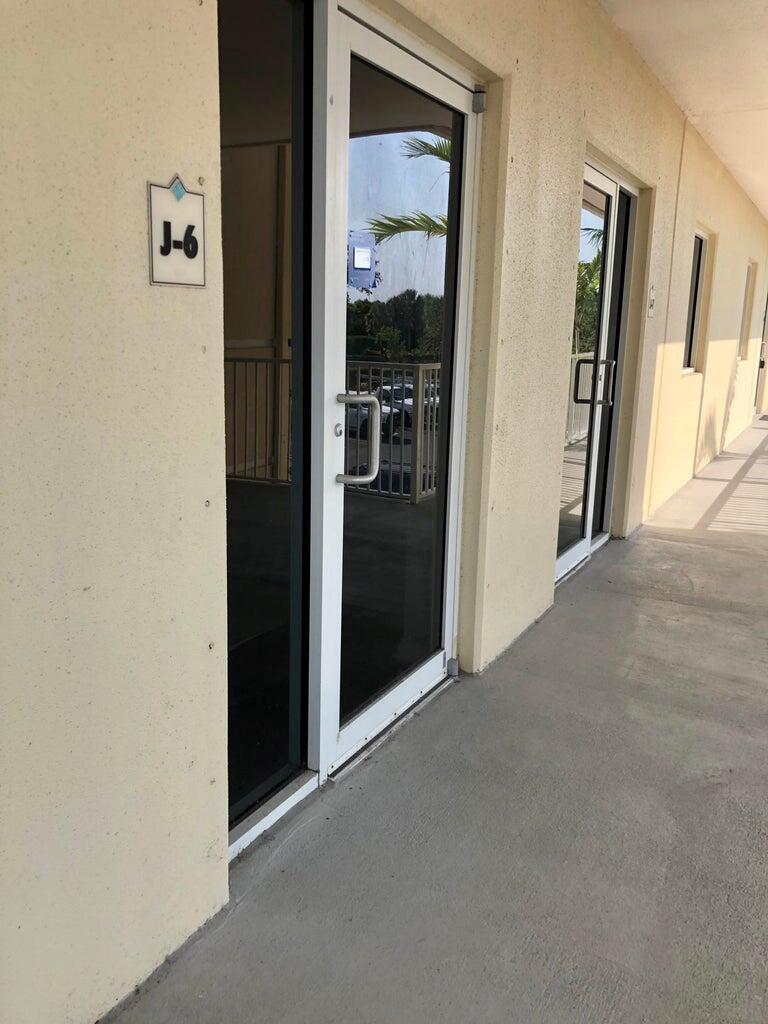 CONTRACTORS BUSINESS PARK - Commercial Lease