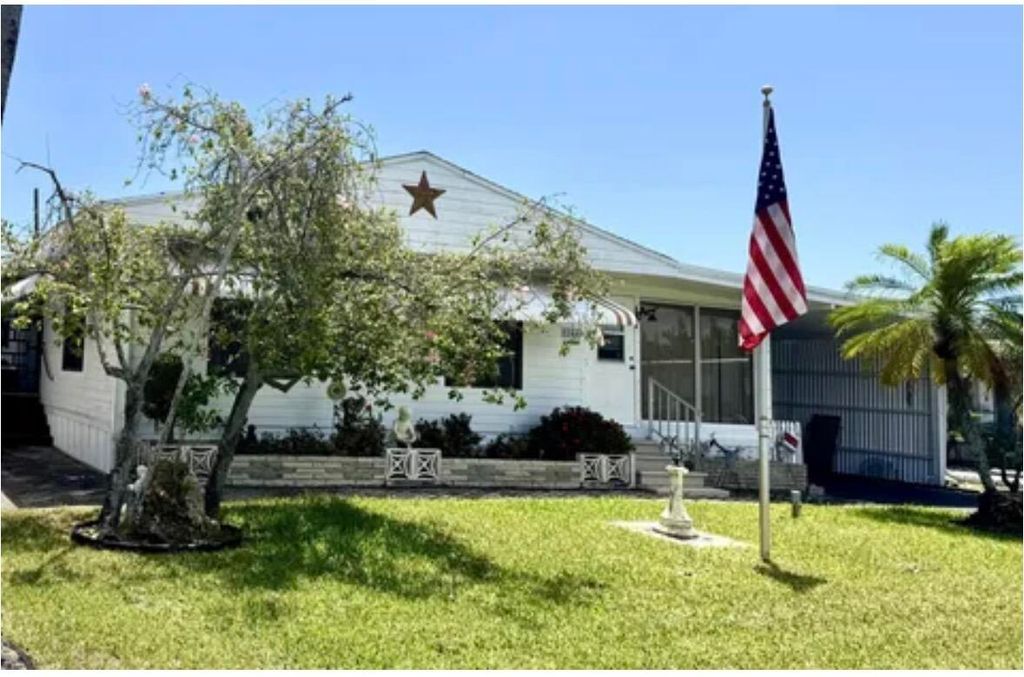 Photo of 8948 W Shady Lane, Boynton Beach, FL 33436 (MLS # R11159508)