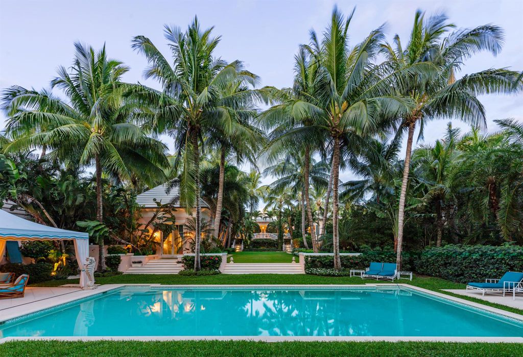 Photo of 338 S Beach Road, Hobe Sound, FL 33455 (MLS # R10905744)