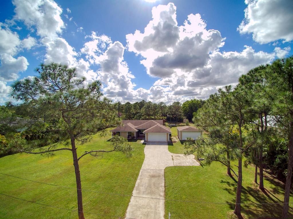 Photo of 10892 N 151st Lane N, Jupiter, FL 33478 (MLS # R10862856)