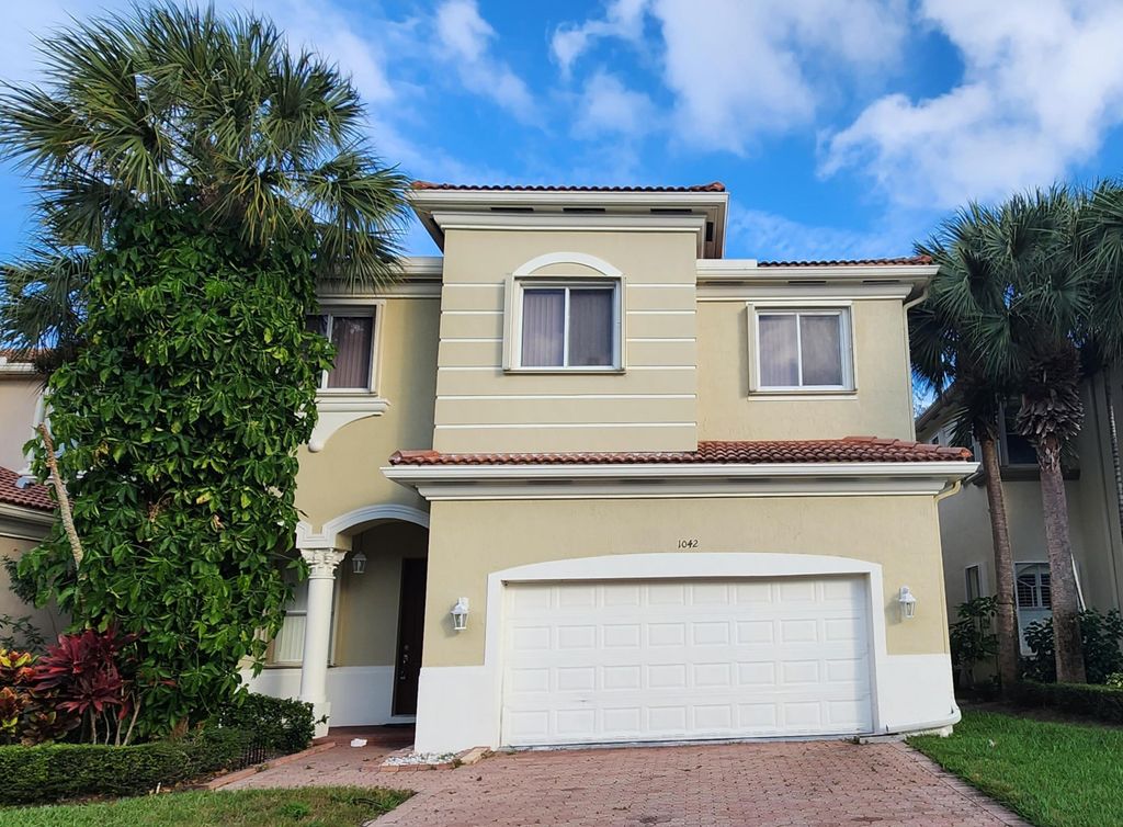 Photo of 1042 Grove Park Circle, Boynton Beach, FL 33436 (MLS # R11164659)