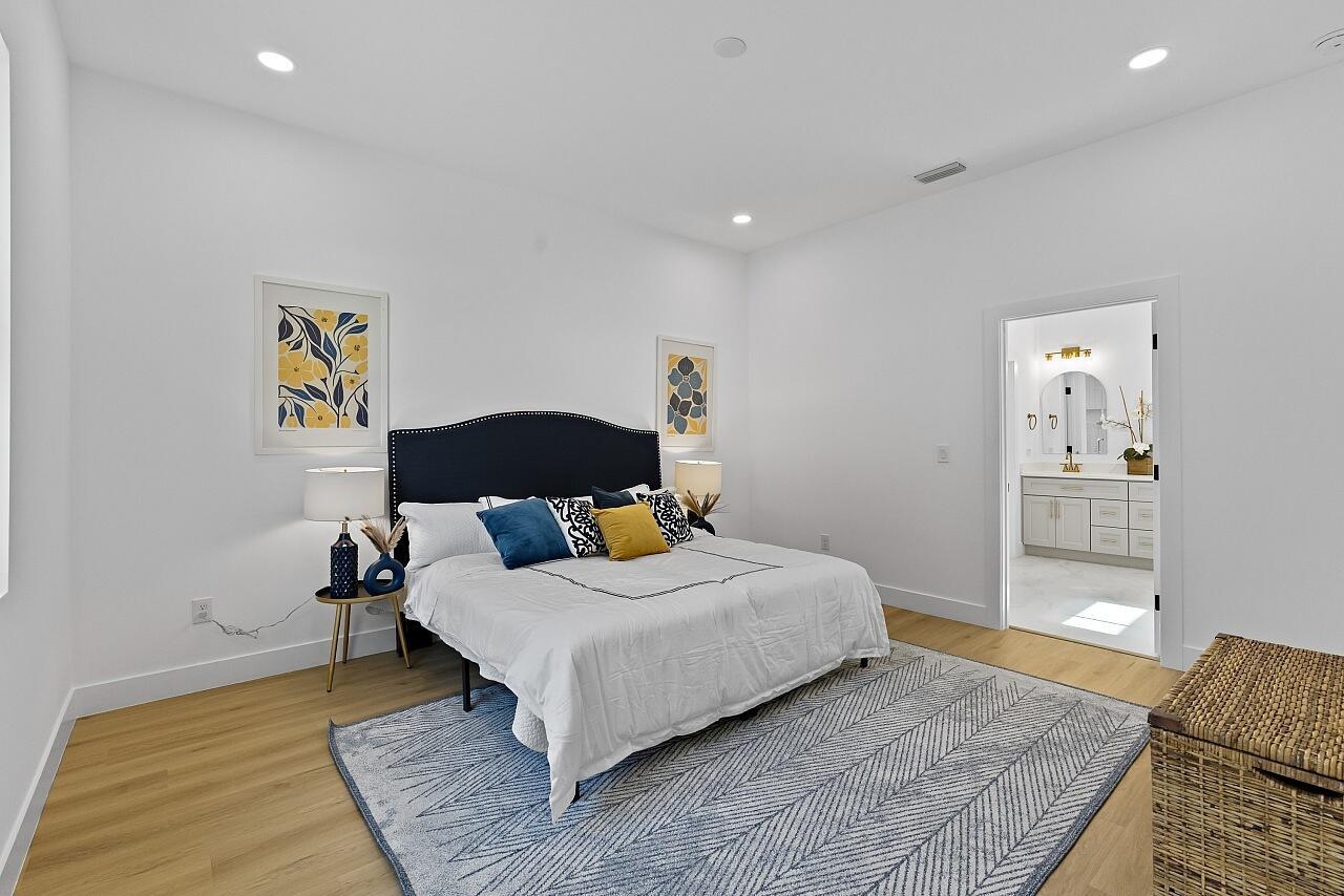 VERO LAKE ESTATES UNIT G - Residential