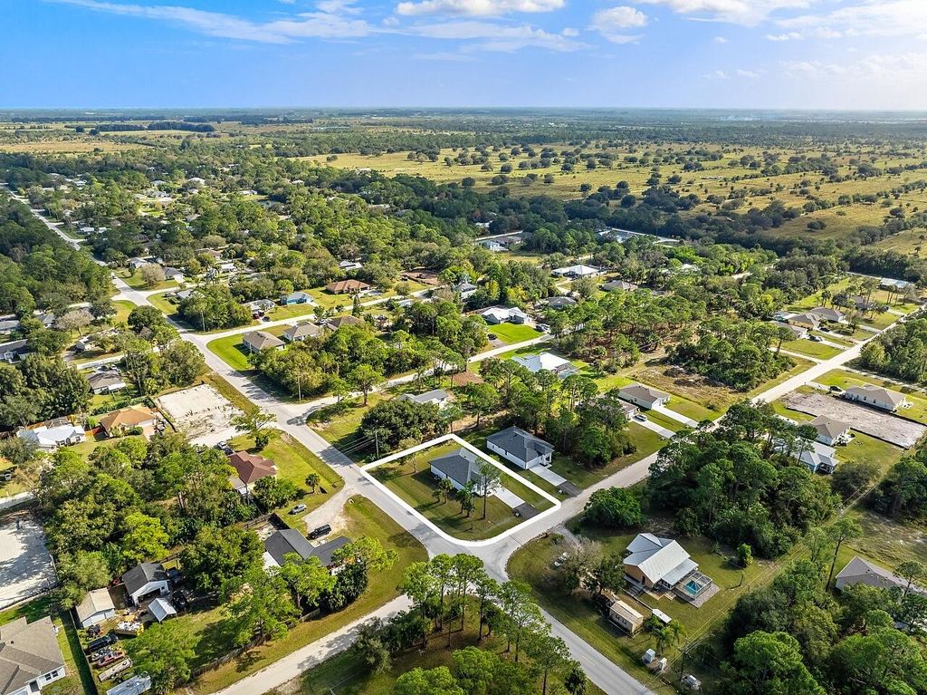 Photo of 9595 79th Street, Vero Beach, FL 32967 (MLS # R11150084)