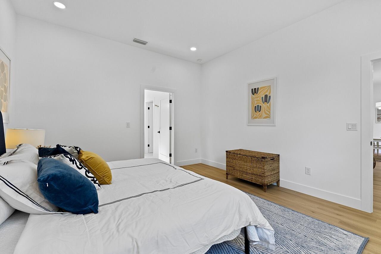 VERO LAKE ESTATES UNIT G - Residential