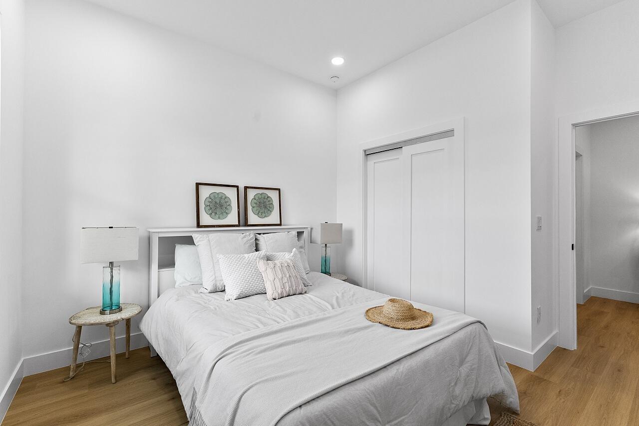 VERO LAKE ESTATES UNIT G - Residential