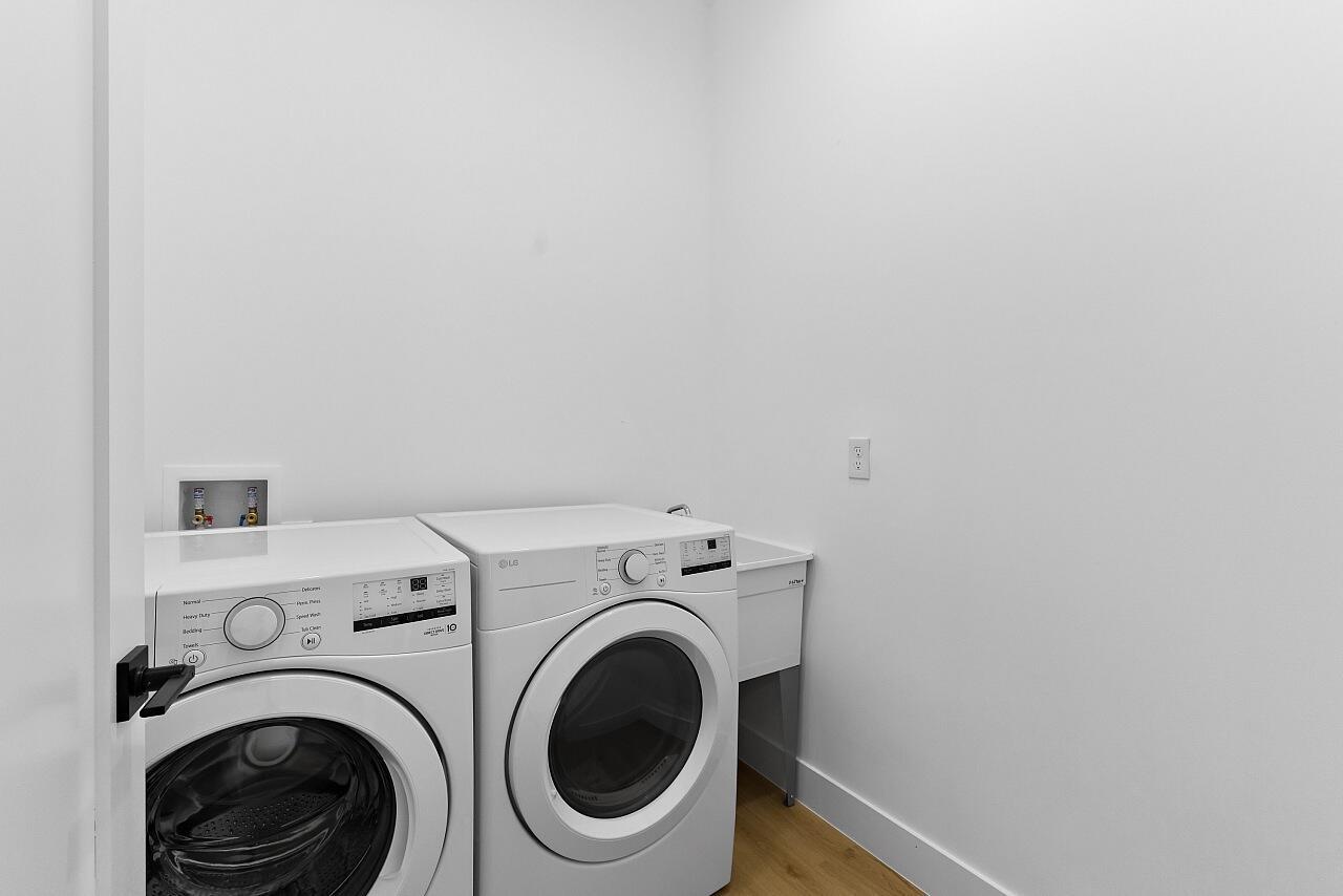 VERO LAKE ESTATES UNIT G - Residential