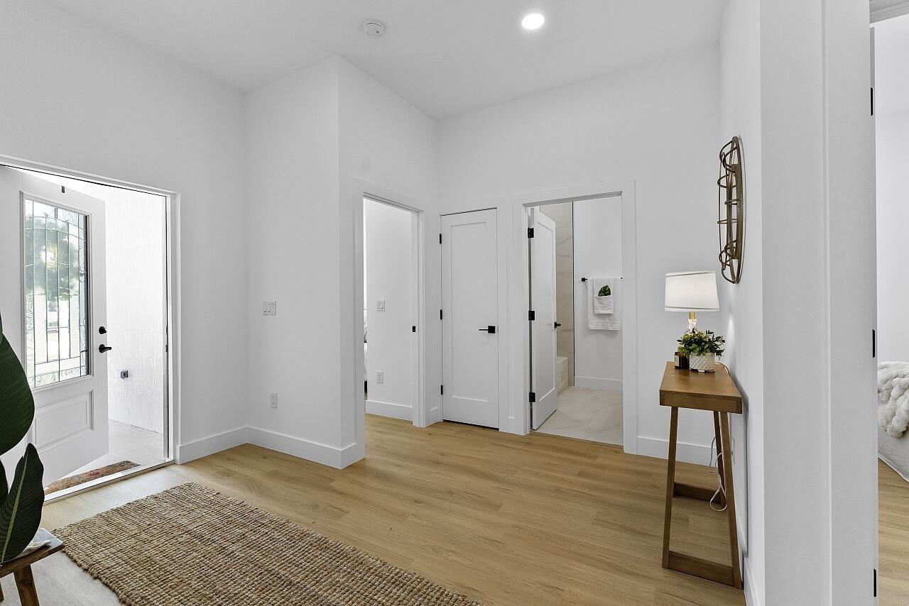 VERO LAKE ESTATES UNIT G - Residential