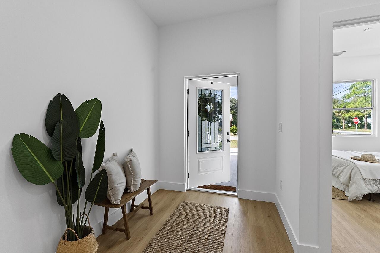 VERO LAKE ESTATES UNIT G - Residential