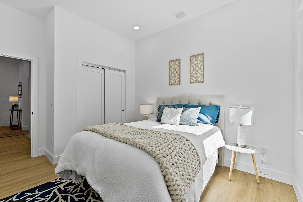 VERO LAKE ESTATES UNIT G - Residential