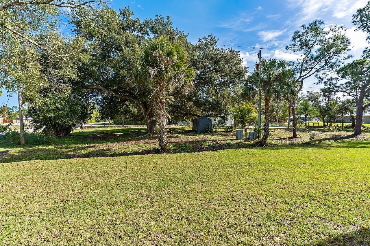VERO LAKE ESTATES UNIT G - Residential