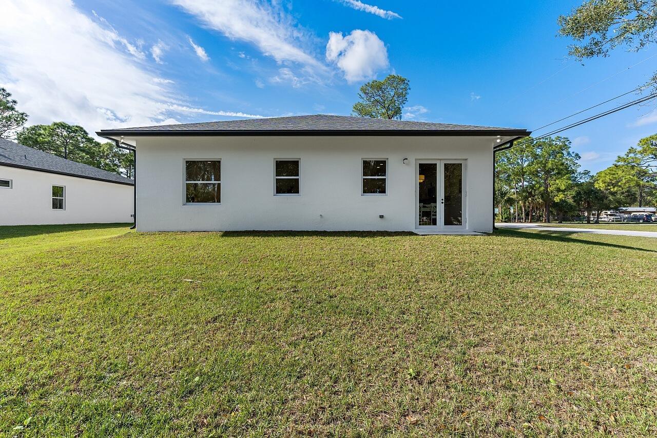 VERO LAKE ESTATES UNIT G - Residential