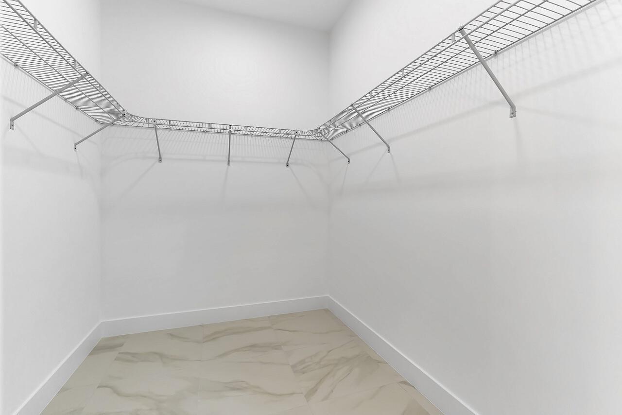 VERO LAKE ESTATES UNIT G - Residential